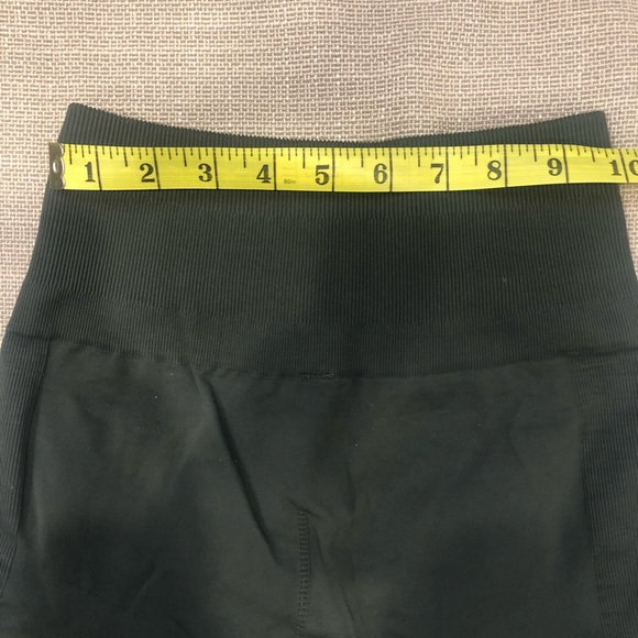 Lululemon High Rise Tights - Picture 5 of 5